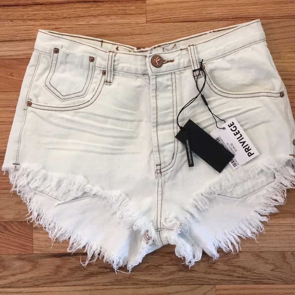 One X one teaspoon Le Wolves Length Short